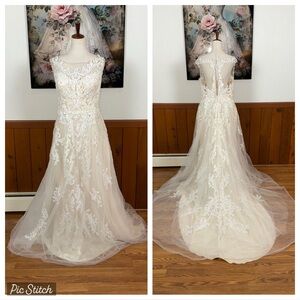 Stunning Rebecca Ingram Lace Appliqué Tulle Wedding Gown